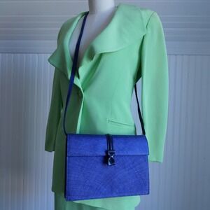 Gorgeous 80s royal blue raffia Gucci cross body purse/clutch